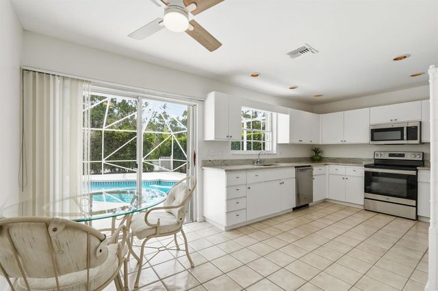 9205 SE Woods End Place, Jupiter, FL 33469