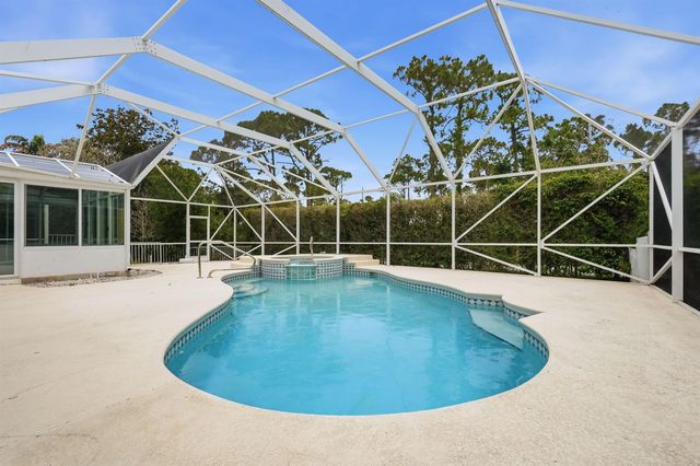 9205 SE Woods End Place, Jupiter, FL 33469