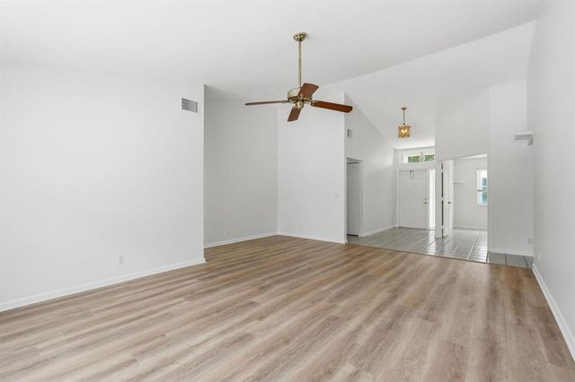 9205 SE Woods End Place, Jupiter, FL 33469