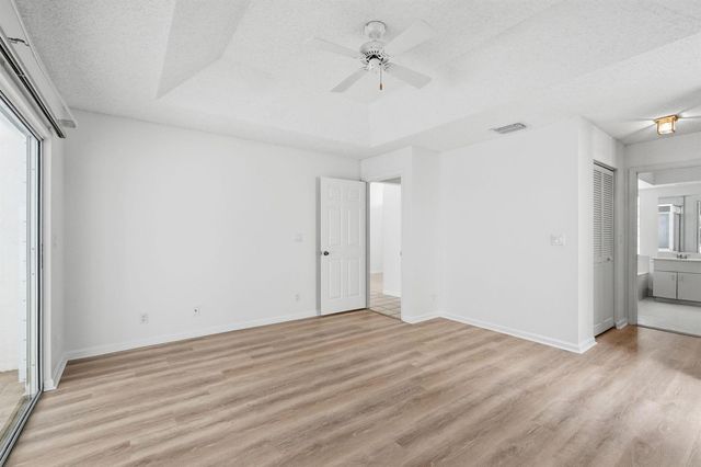 9205 SE Woods End Place, Jupiter, FL 33469