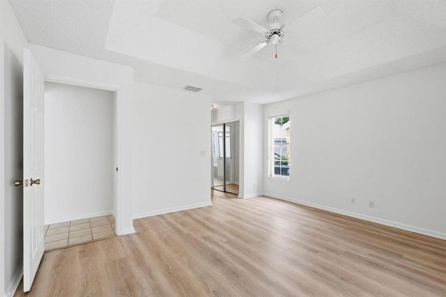 9205 SE Woods End Place, Jupiter, FL 33469