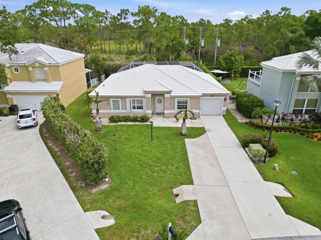 9205 SE Woods End Place, Jupiter, FL 33469
