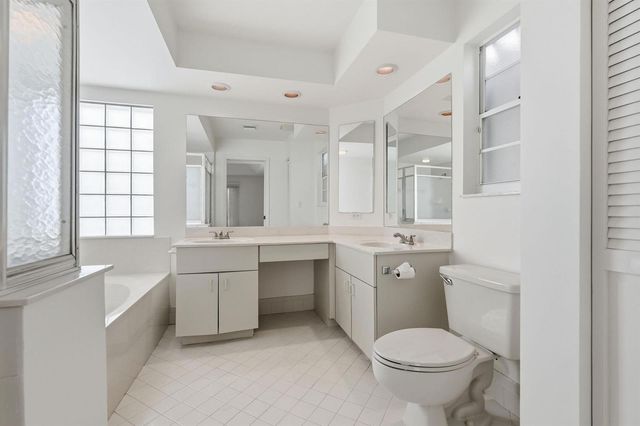 9205 SE Woods End Place, Jupiter, FL 33469