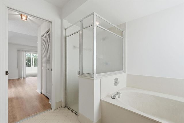 9205 SE Woods End Place, Jupiter, FL 33469