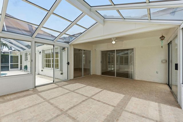 9205 SE Woods End Place, Jupiter, FL 33469