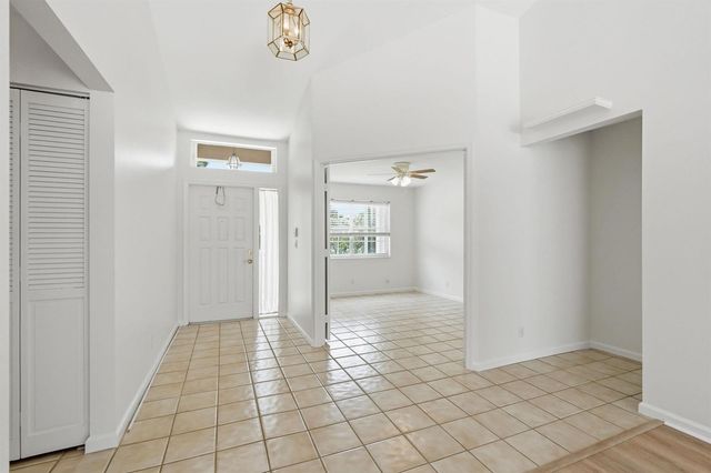 9205 SE Woods End Place, Jupiter, FL 33469