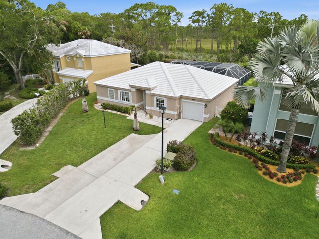 9205 SE Woods End Place, Jupiter, FL 33469