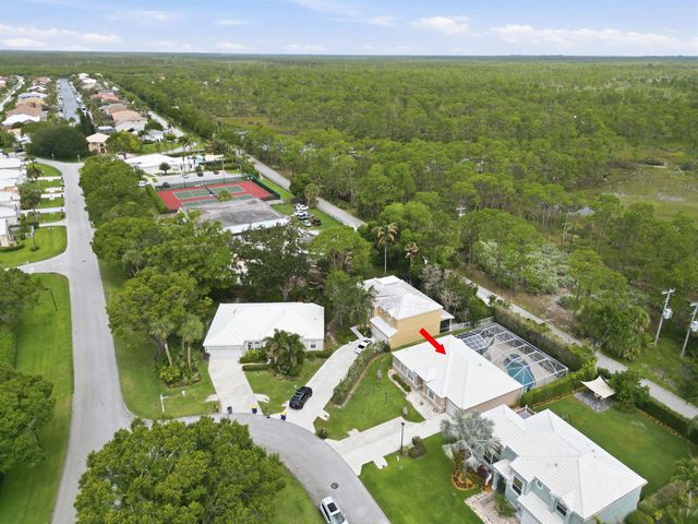 9205 SE Woods End Place, Jupiter, FL 33469