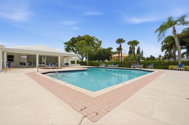 9205 SE Woods End Place, Jupiter, FL 33469