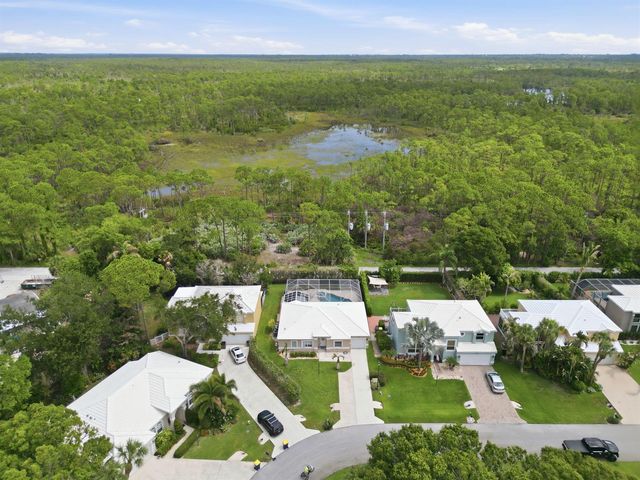 9205 SE Woods End Place, Jupiter, FL 33469