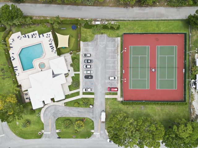 9205 SE Woods End Place, Jupiter, FL 33469