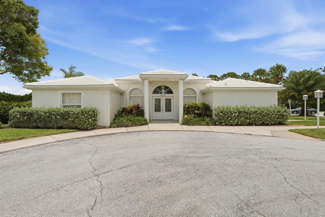 9205 SE Woods End Place, Jupiter, FL 33469