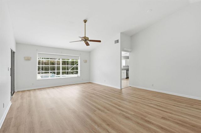 9205 SE Woods End Place, Jupiter, FL 33469