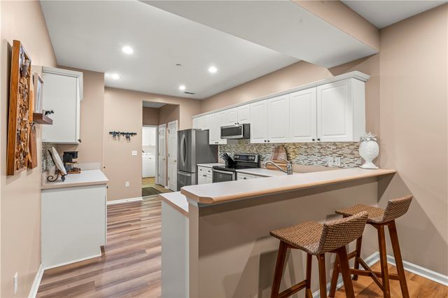 1303 Golf Course Dr, South Strabane, PA 15301