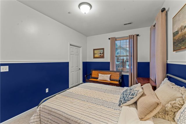 1303 Golf Course Dr, South Strabane, PA 15301