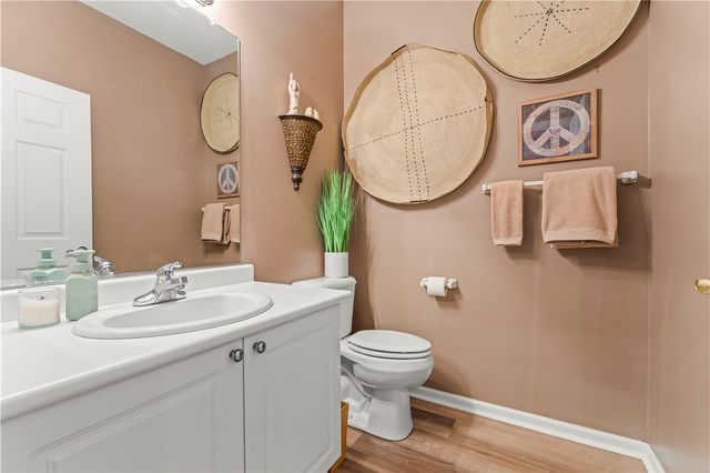 1303 Golf Course Dr, South Strabane, PA 15301