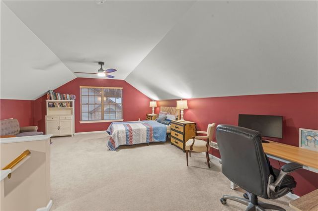 1303 Golf Course Dr, South Strabane, PA 15301