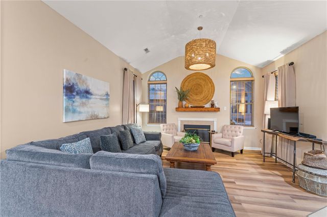 1303 Golf Course Dr, South Strabane, PA 15301