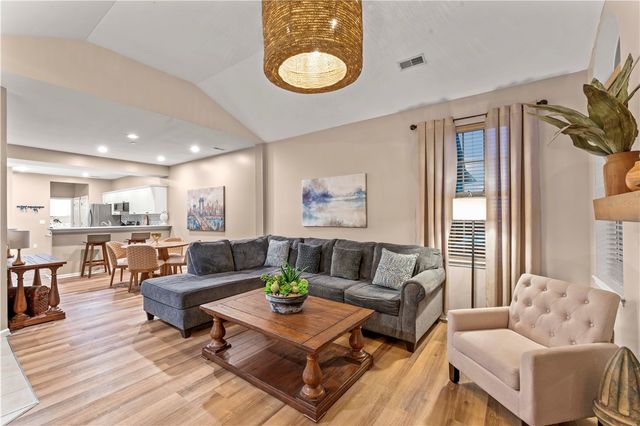 1303 Golf Course Dr, South Strabane, PA 15301