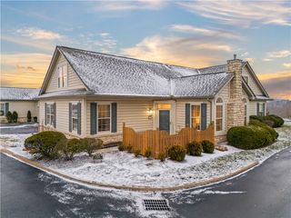 1303 Golf Course Dr, South Strabane, PA 15301