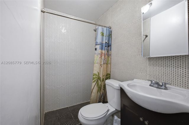 65 NW 118th St, Miami, FL 33168