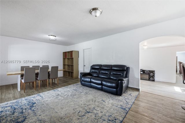 65 NW 118th St, Miami, FL 33168