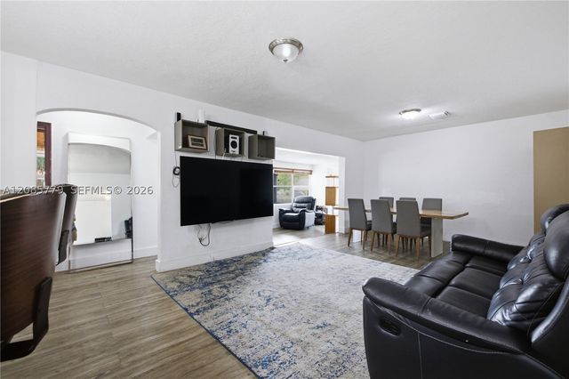65 NW 118th St, Miami, FL 33168