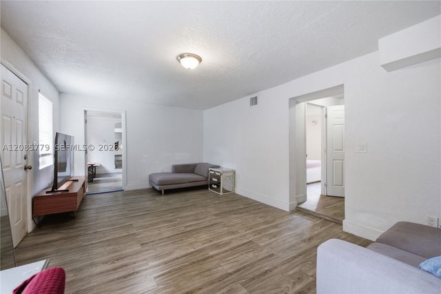 65 NW 118th St, Miami, FL 33168