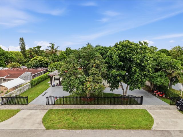 65 NW 118th St, Miami, FL 33168