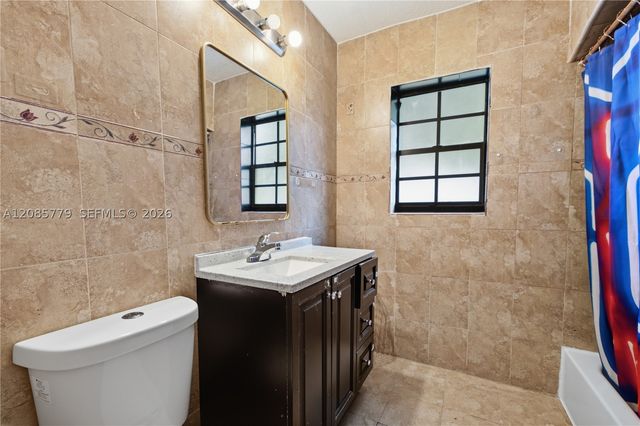 65 NW 118th St, Miami, FL 33168