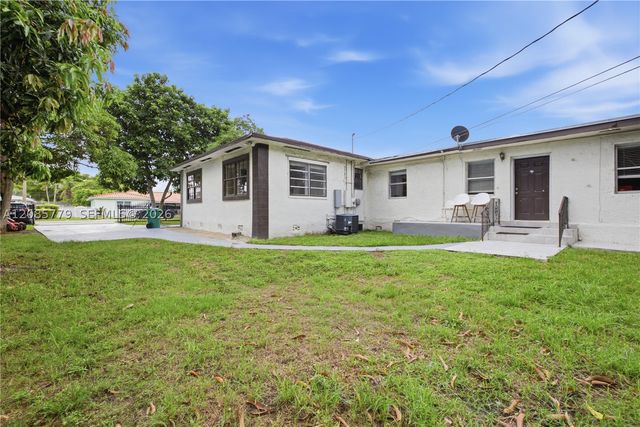 65 NW 118th St, Miami, FL 33168