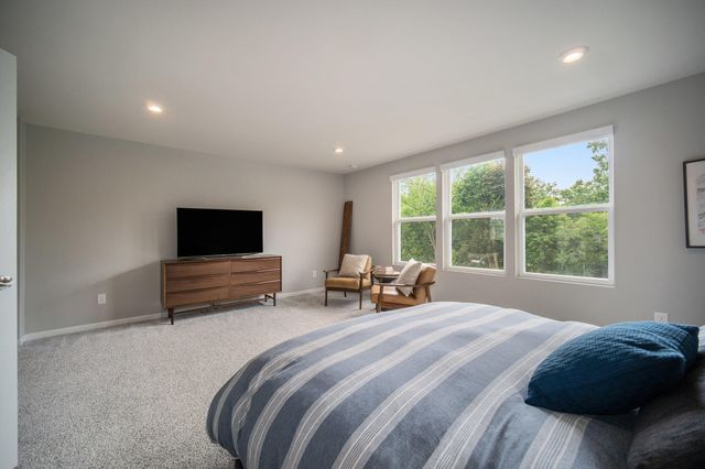 2430 Meadow Hills Drive, Ann Arbor, MI 48108