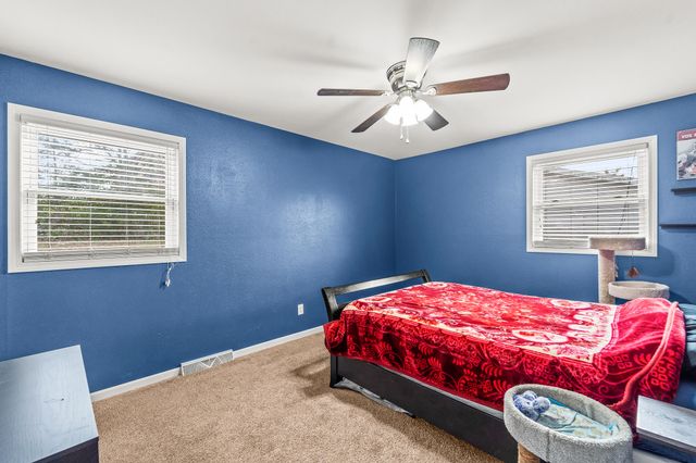 1423 BOSS TERRACE DR, Jefferson City, MO 65109