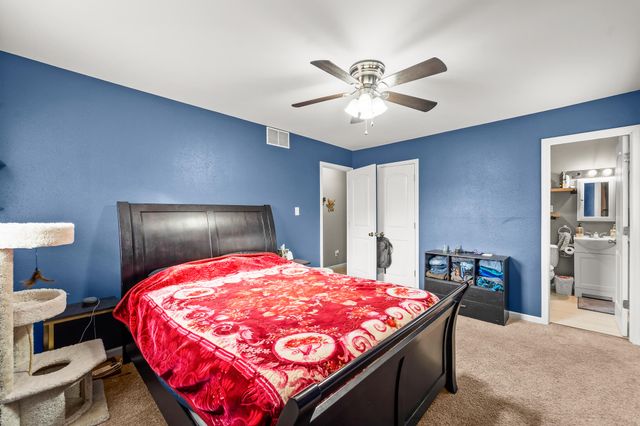 1423 BOSS TERRACE DR, Jefferson City, MO 65109