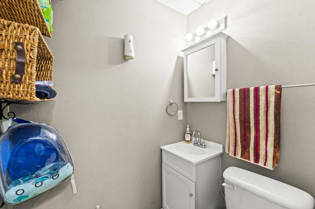 1423 BOSS TERRACE DR, Jefferson City, MO 65109