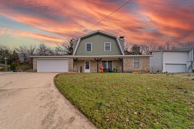 1423 BOSS TERRACE DR, Jefferson City, MO 65109