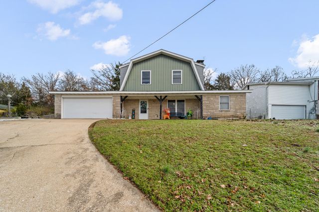 1423 BOSS TERRACE DR, Jefferson City, MO 65109