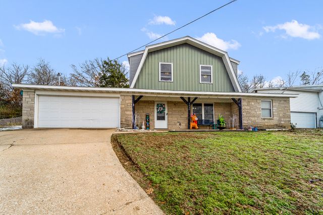 1423 BOSS TERRACE DR, Jefferson City, MO 65109