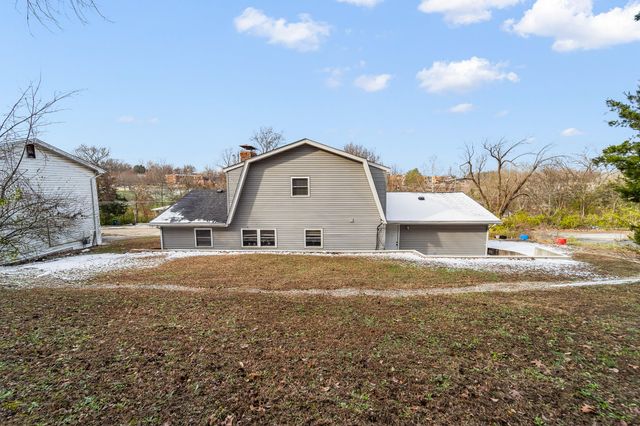 1423 BOSS TERRACE DR, Jefferson City, MO 65109