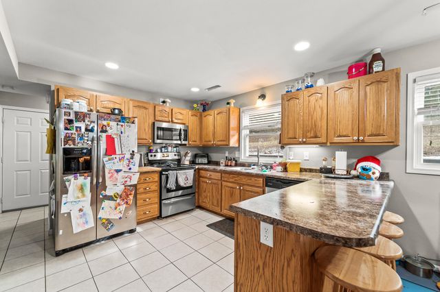 1423 BOSS TERRACE DR, Jefferson City, MO 65109