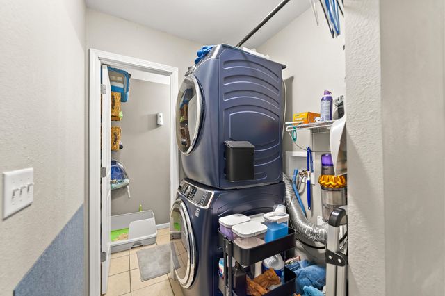 1423 BOSS TERRACE DR, Jefferson City, MO 65109