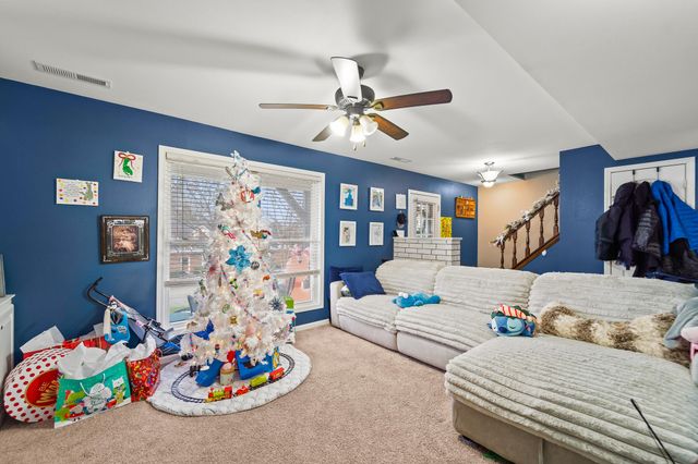 1423 BOSS TERRACE DR, Jefferson City, MO 65109