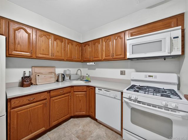 10E Blue Hill 10E, Orangeburg, NY 10962