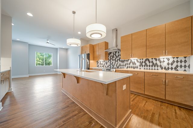 496 W Trinity Ln Unit 4, Nashville, TN 37207