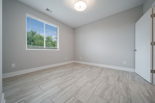 496 W Trinity Ln Unit 4, Nashville, TN 37207