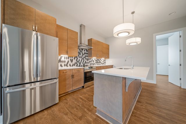 496 W Trinity Ln Unit 4, Nashville, TN 37207