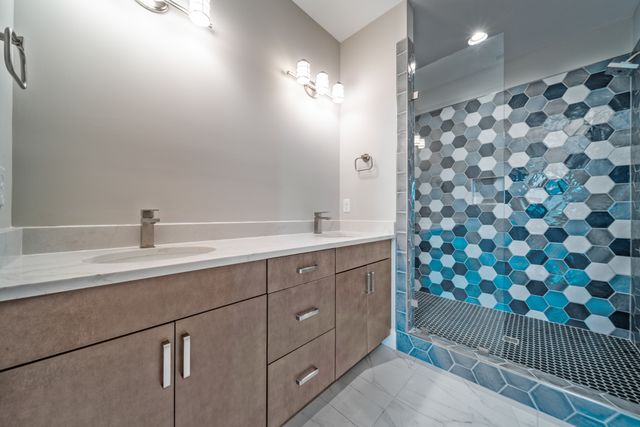 496 W Trinity Ln Unit 4, Nashville, TN 37207