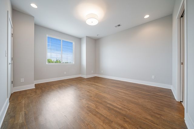 496 W Trinity Ln Unit 4, Nashville, TN 37207