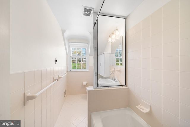 130 COLKET LN, Devon, PA 19333