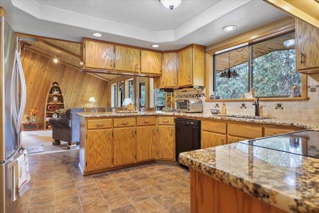 9105 S Sherman Rd, Spokane, WA 99224